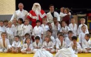 Visite avancée du Père Noël au Baby Judo